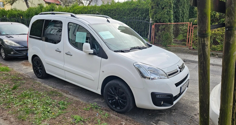 Citroen Berlingo cena 42900 przebieg: 118000, rok produkcji 2017 z Góra małe 667